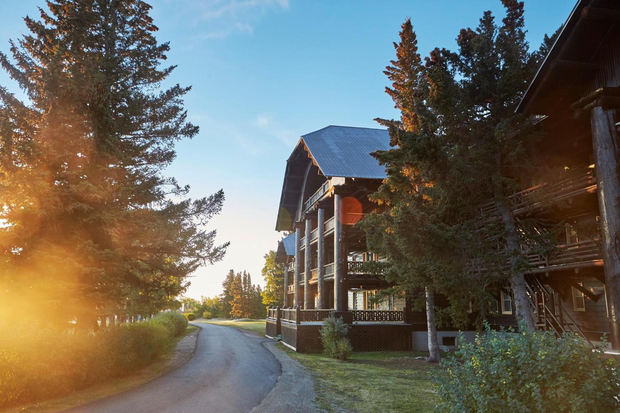 Glacier Park Lodge East Glacier Park Village Bagian luar foto